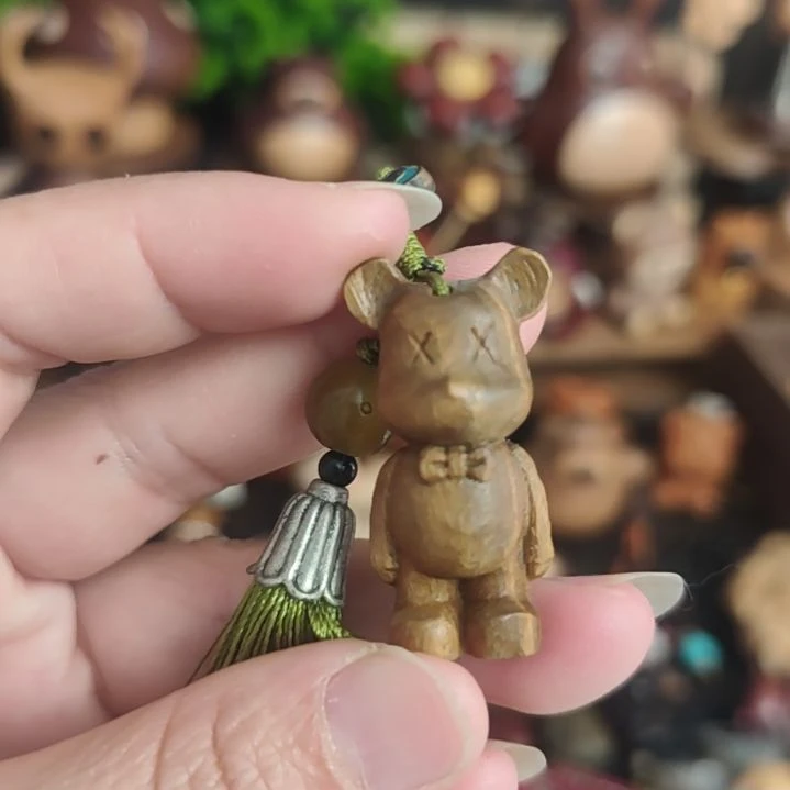 木质类绿檀木小熊挂件