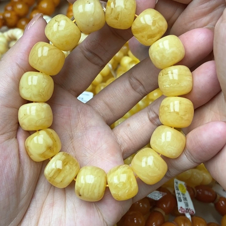 未镶嵌琥珀珠宝奇石33