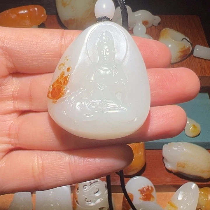 蓝***瑟颈饰未镶嵌和田玉