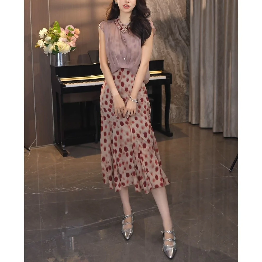 2025夏季新款时尚休闲显瘦连衣裙套装洋气设计感上衣吊带裙两件套