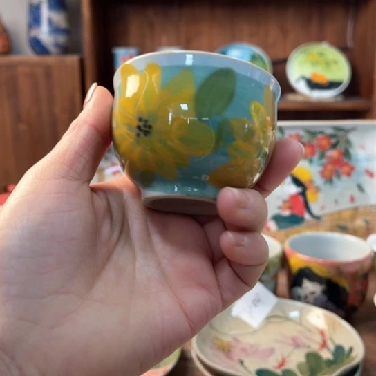 炉景德镇釉下手绘陶瓷。