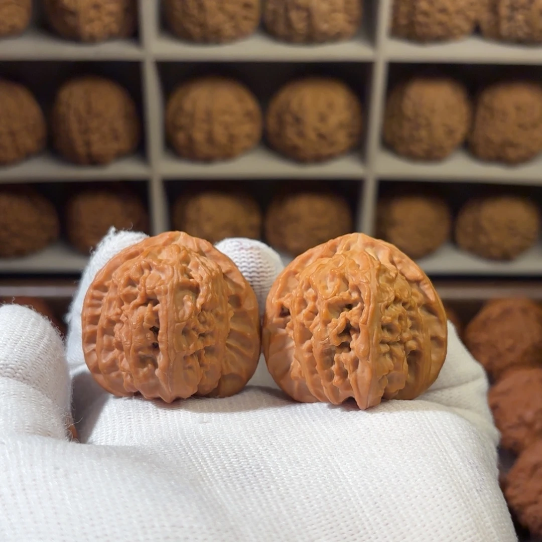 小***岁把件文玩核桃40尺全品三角白