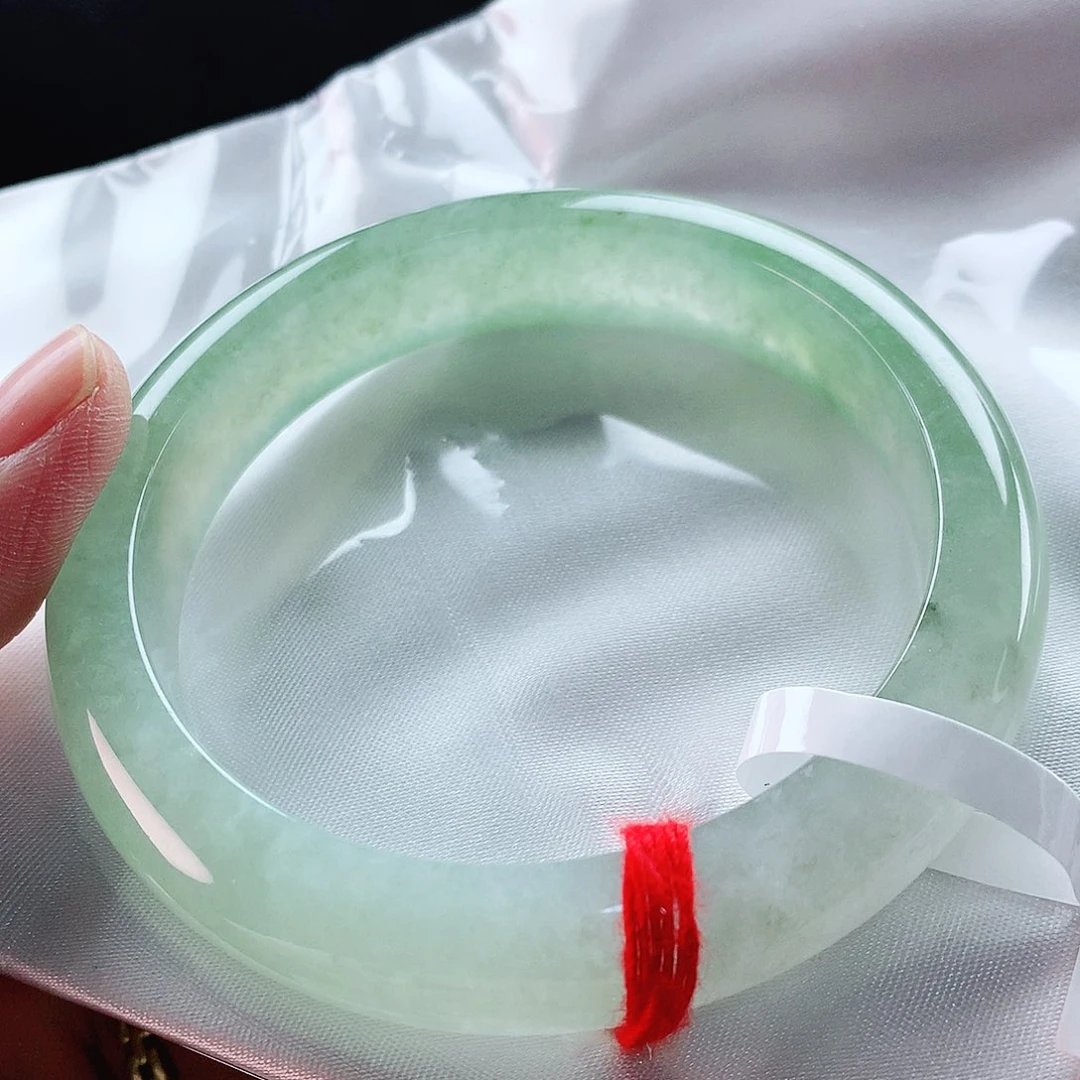 翡翠手镯未镶嵌58圈