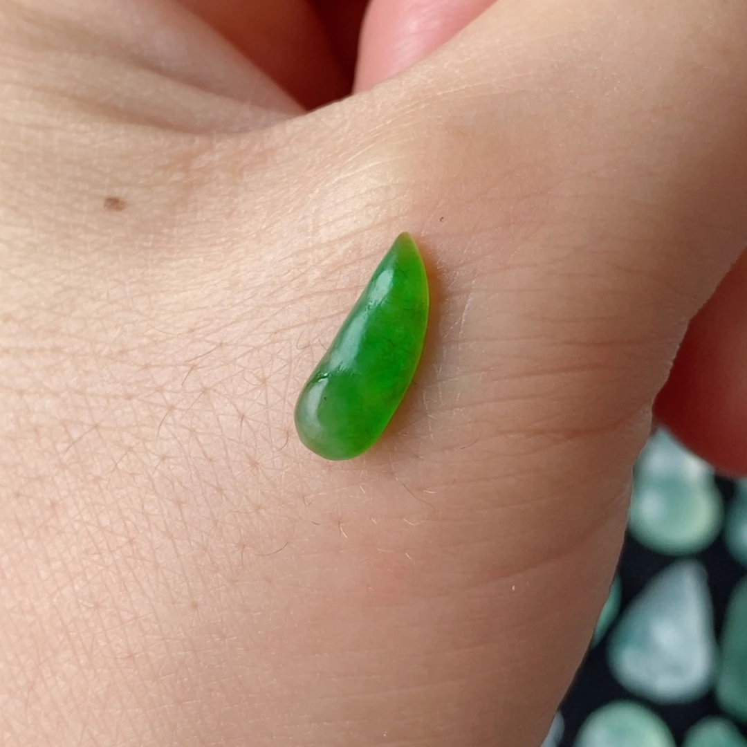 定制翡翠未镶嵌豆子