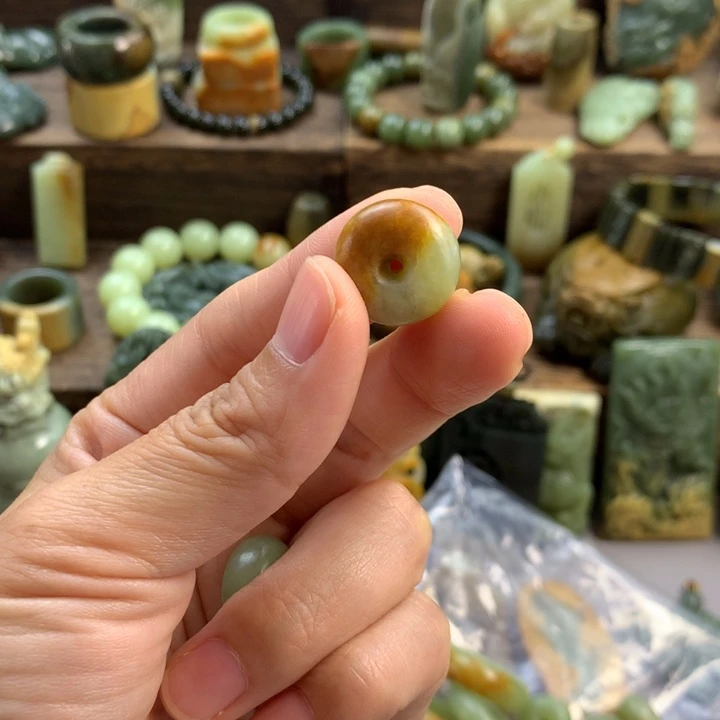未镶嵌岫岩河磨玉（透闪石质玉）珠宝奇石荷*安