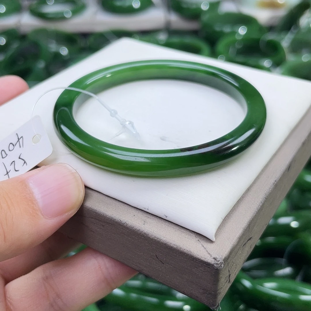 未镶嵌手镯和田玉（碧玉）