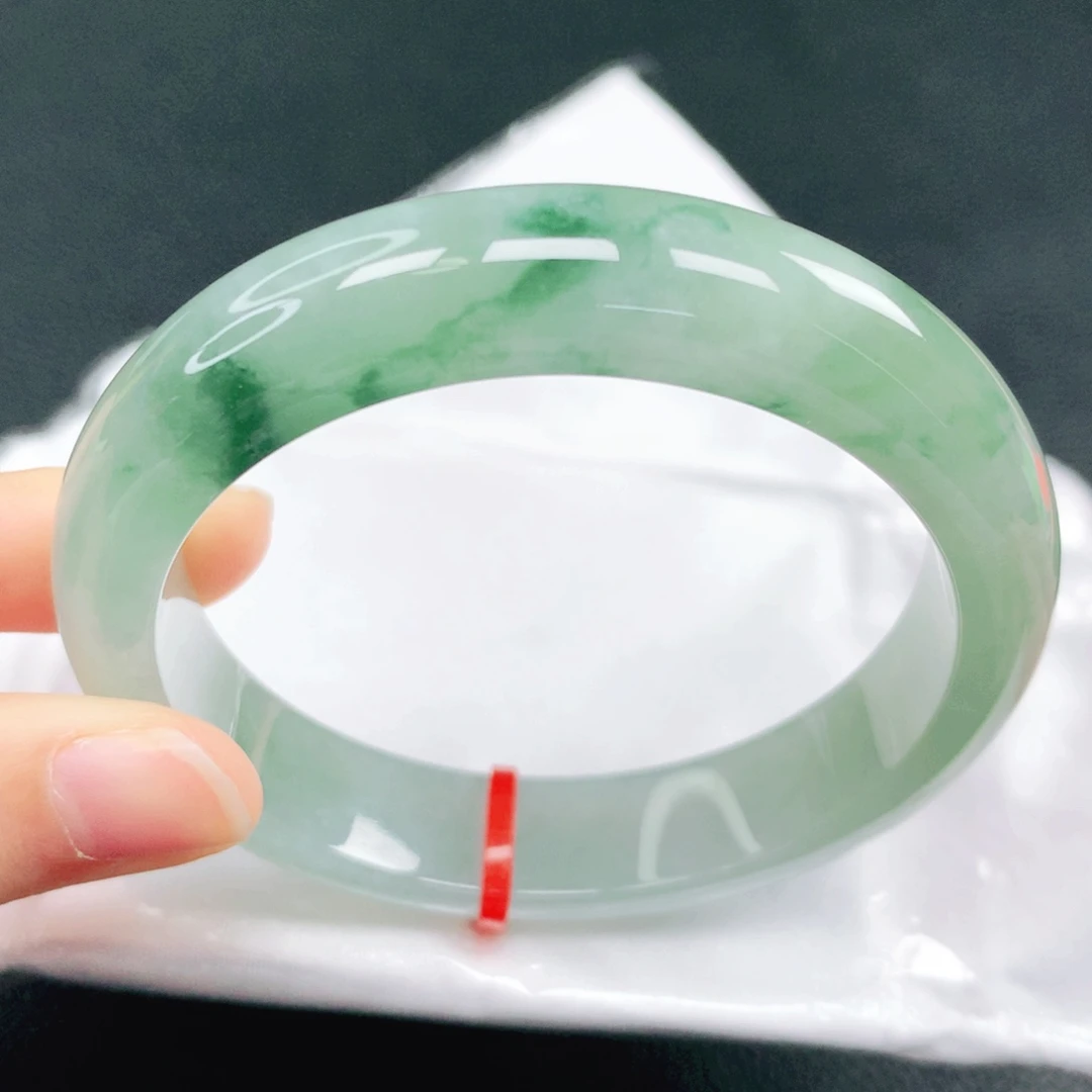 翡翠未镶嵌手镯57圈