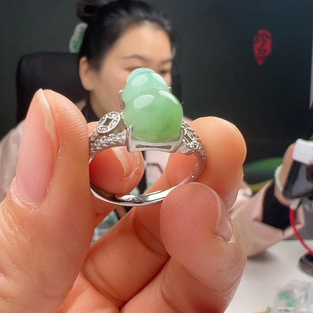 银S925镶嵌翡翠耳饰