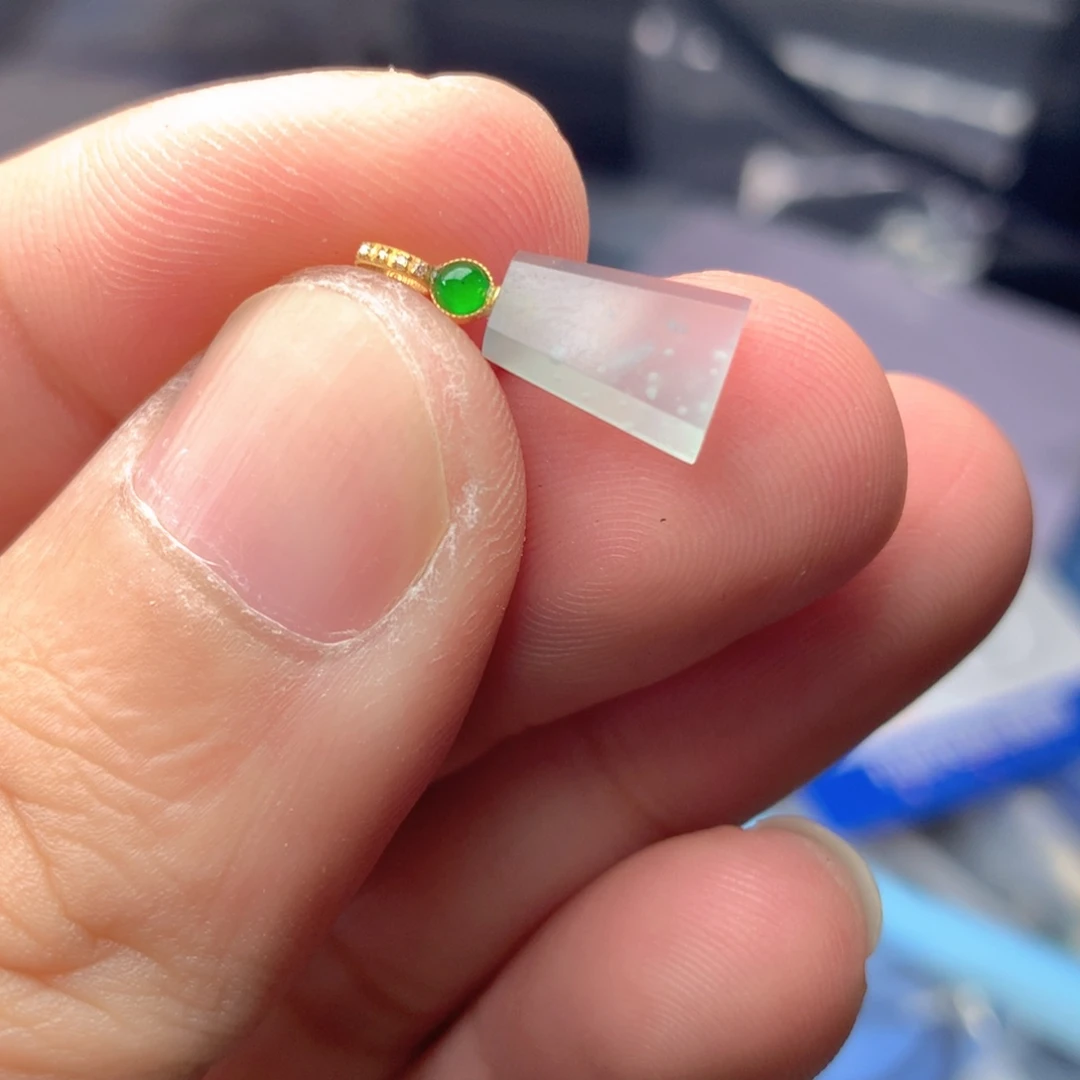 【闪购商品】颈饰18K金镶嵌翡翠翡翠