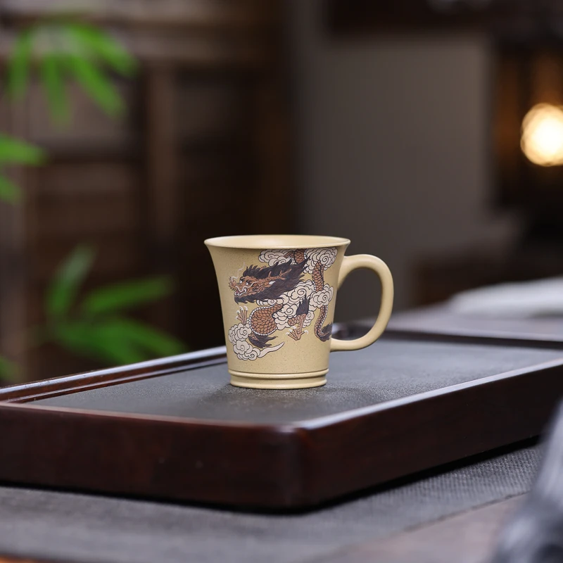 手工杯 | 宜兴紫砂 九斋龙年作品（飞龙乘云）泥绘手把主人杯