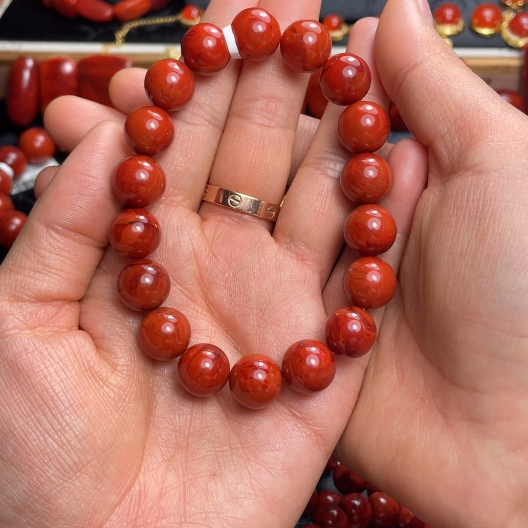 未镶嵌手串南红玛瑙最****。