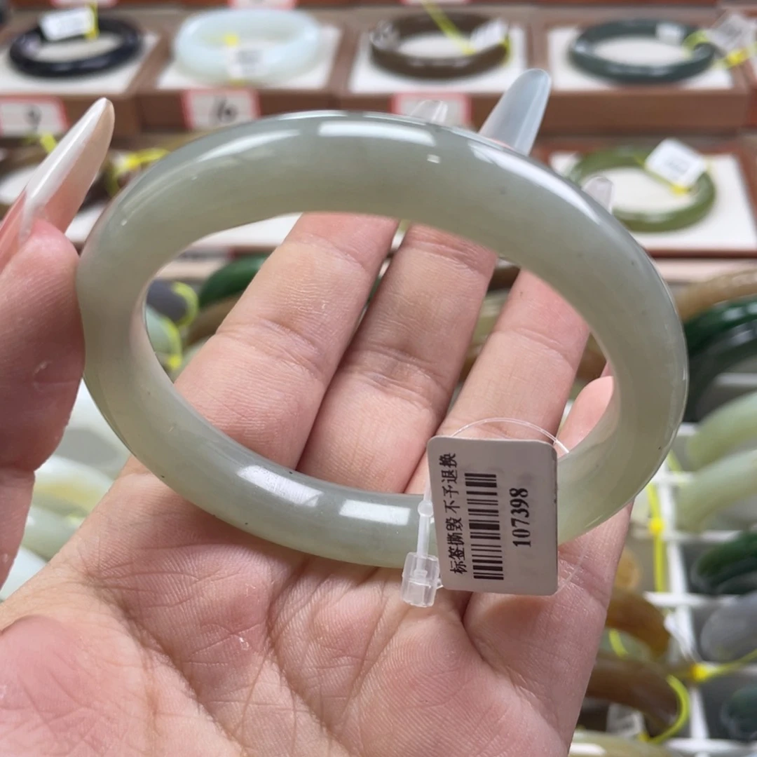 【闪购商品】和田玉手镯未镶嵌55/56
