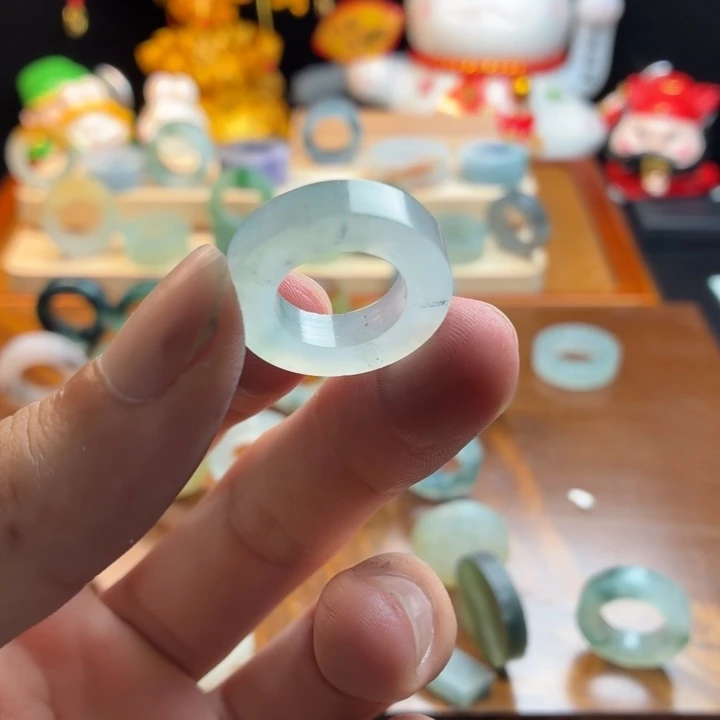 z***c定制翡翠未镶嵌戒圈