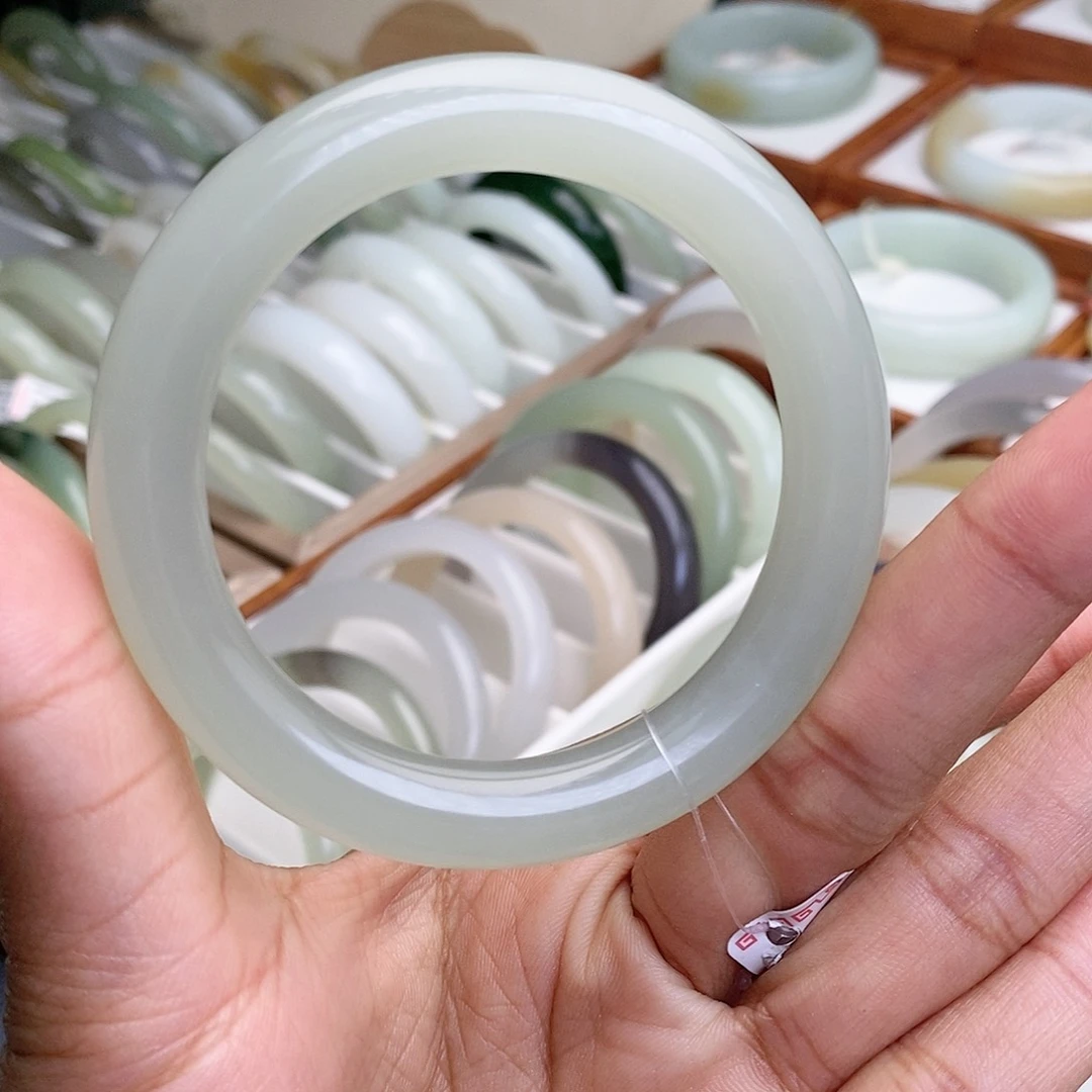 和田玉手镯未镶嵌52.5