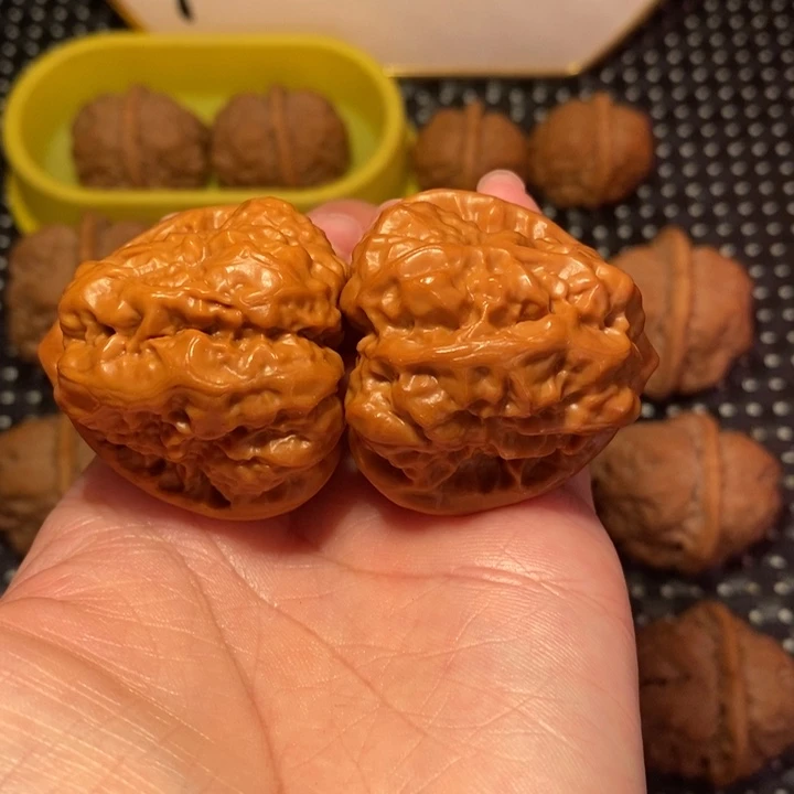 把件文玩核桃四开八腿三角箭毒蛙王