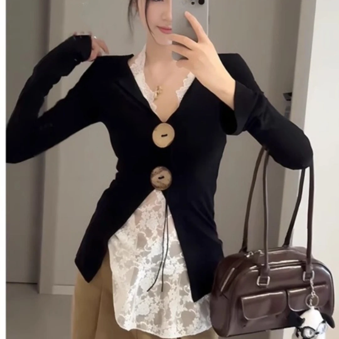 冬季chic上衣设计感气质V领开叉纽扣长袖T恤女修身女士半高领t恤