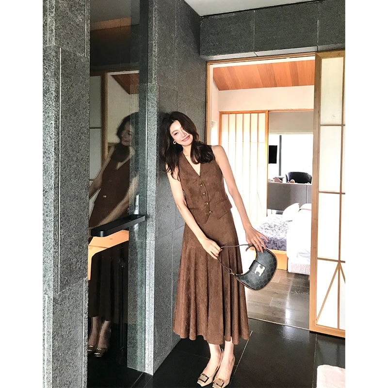 【ALONE SAVOR】龍喜儿 落日下午茶法式磨毛马甲半身裙套装J609