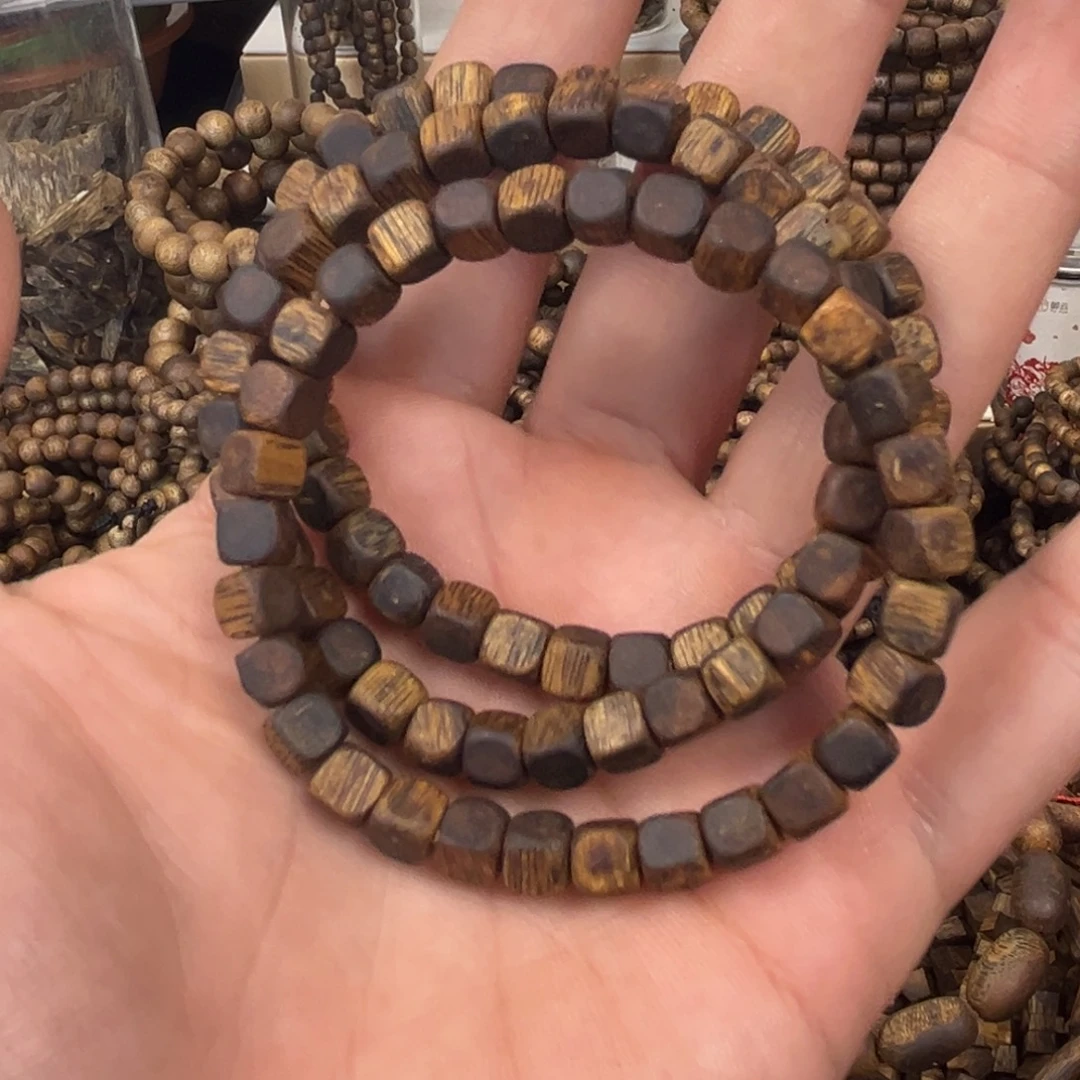 沉香碎屑沉香05mm方糖珠 重3克+