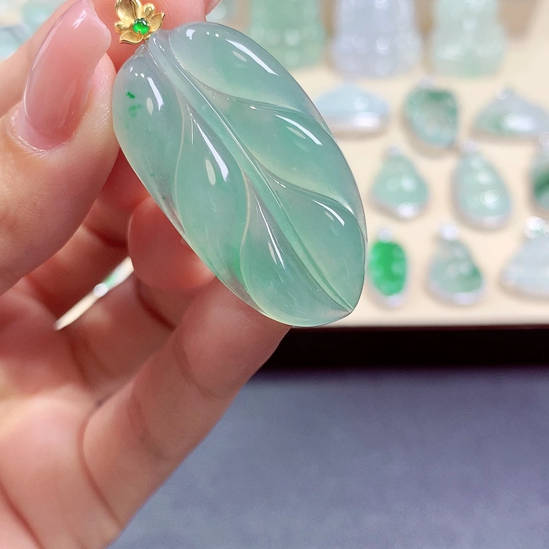 翡翠18K金镶嵌颈饰翡翠