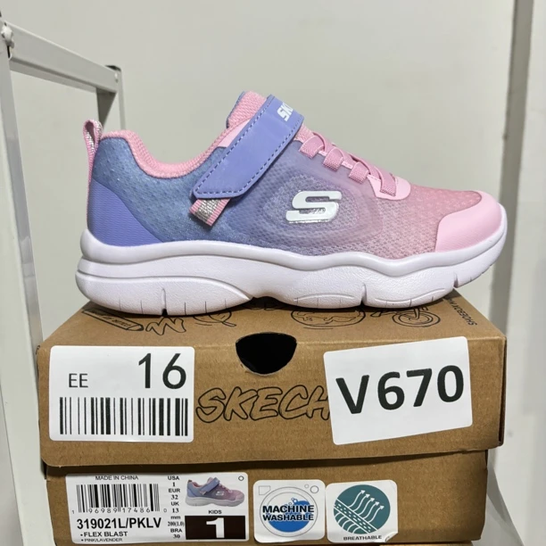 SKECHERS/斯凯奇V670 运动鞋 32码