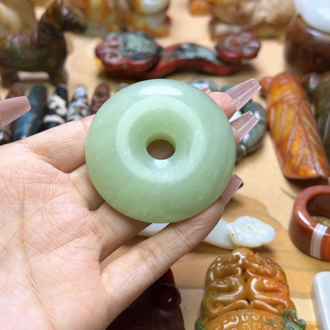 【闪购商品】蛇纹石玉颈饰未镶嵌