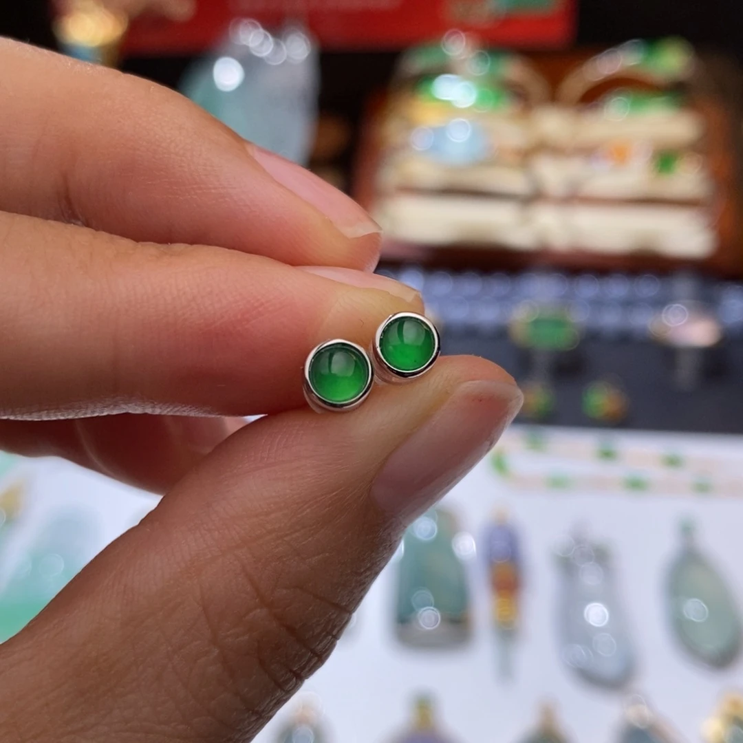 翡翠耳饰18K金镶嵌耳钉