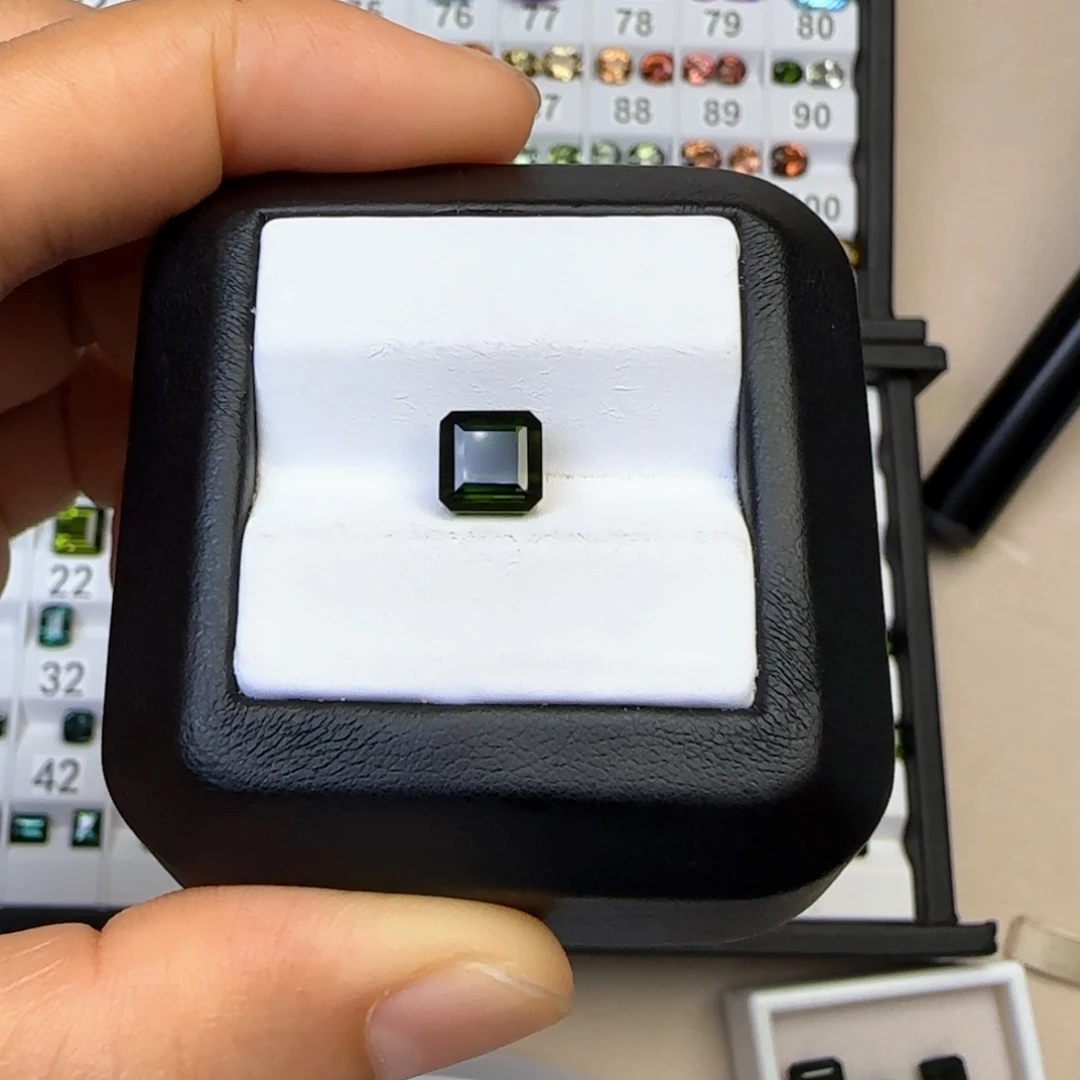 碧玺珠宝半成品未镶嵌天然 2.77克拉