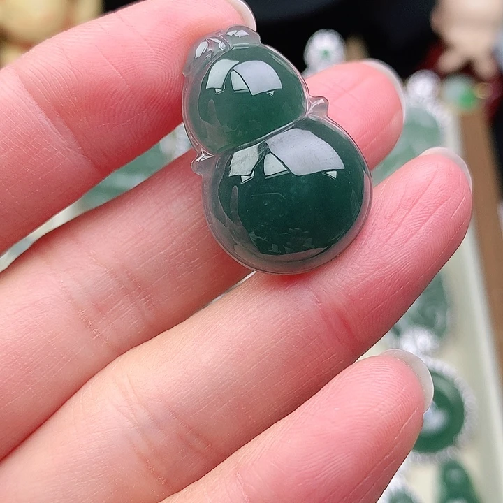 颈饰未镶嵌翡翠吊坠