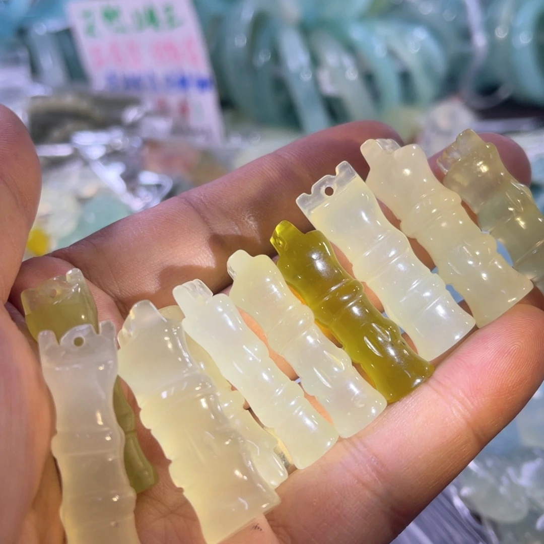 未镶嵌蛇纹石玉颈饰