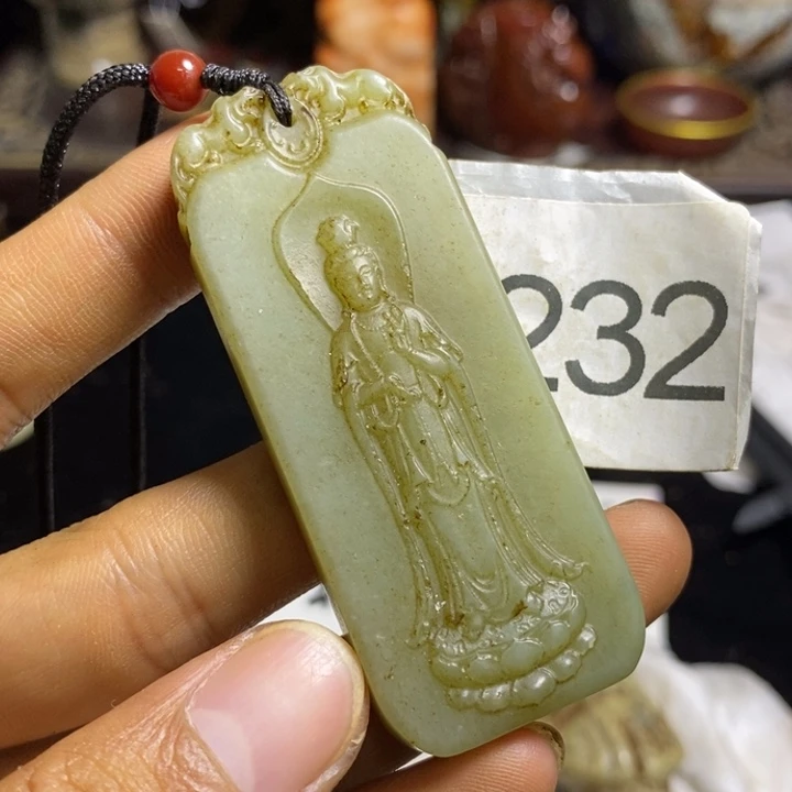 透闪石-蛇纹石玉合金颈饰