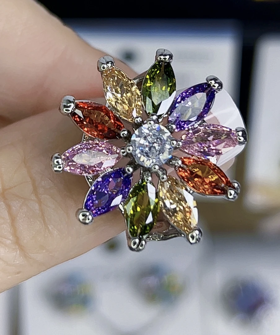 合金仿水晶戒指 轻奢时尚重工精致手工戒指花卉满钻超闪