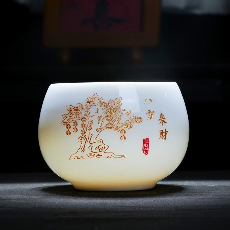 羊脂玉瓷八方来财主人杯生肖陶瓷家用百家姓氏描金雕刻刻字罗汉杯
