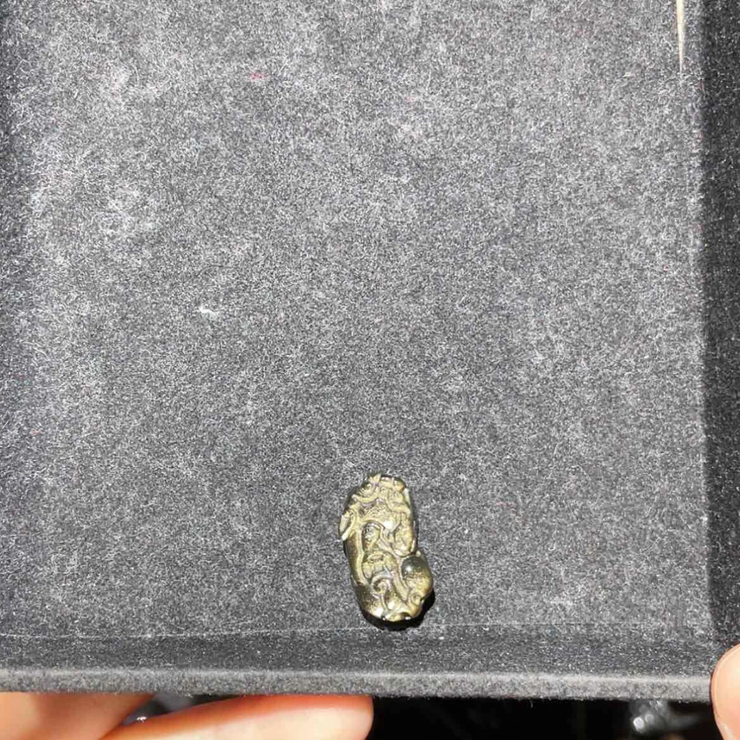 【闪购商品】黑曜岩未镶嵌珠宝奇石G***z