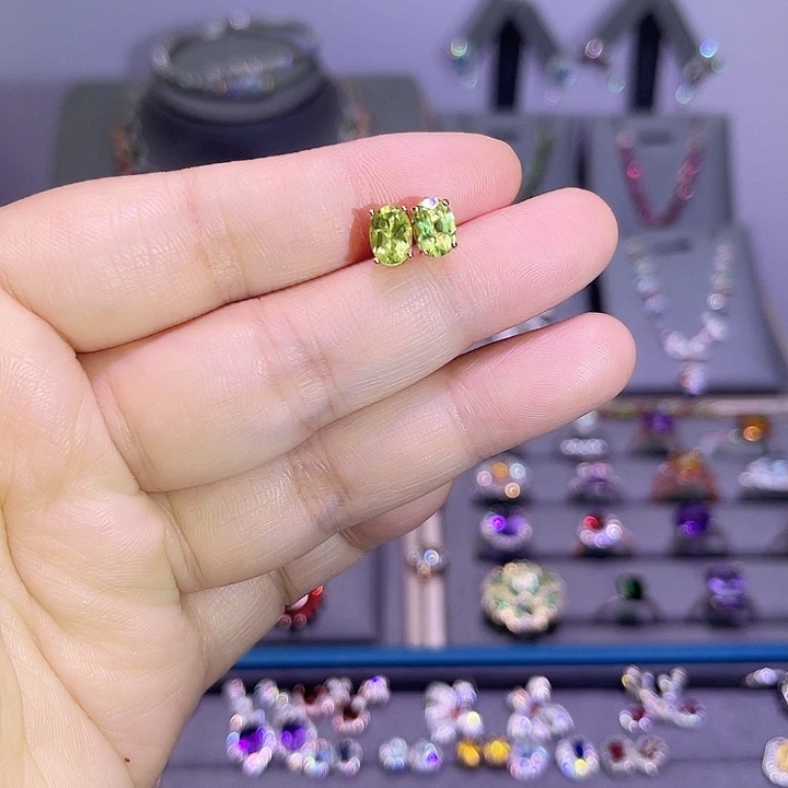 橄榄石耳饰银S925镶嵌