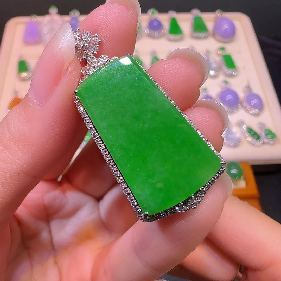 翡翠18K金镶嵌戒指