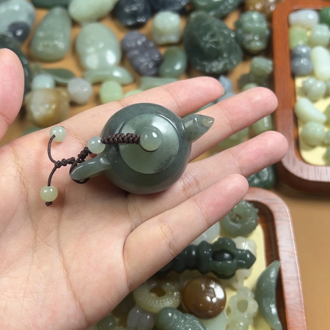 未镶嵌和田玉挂件