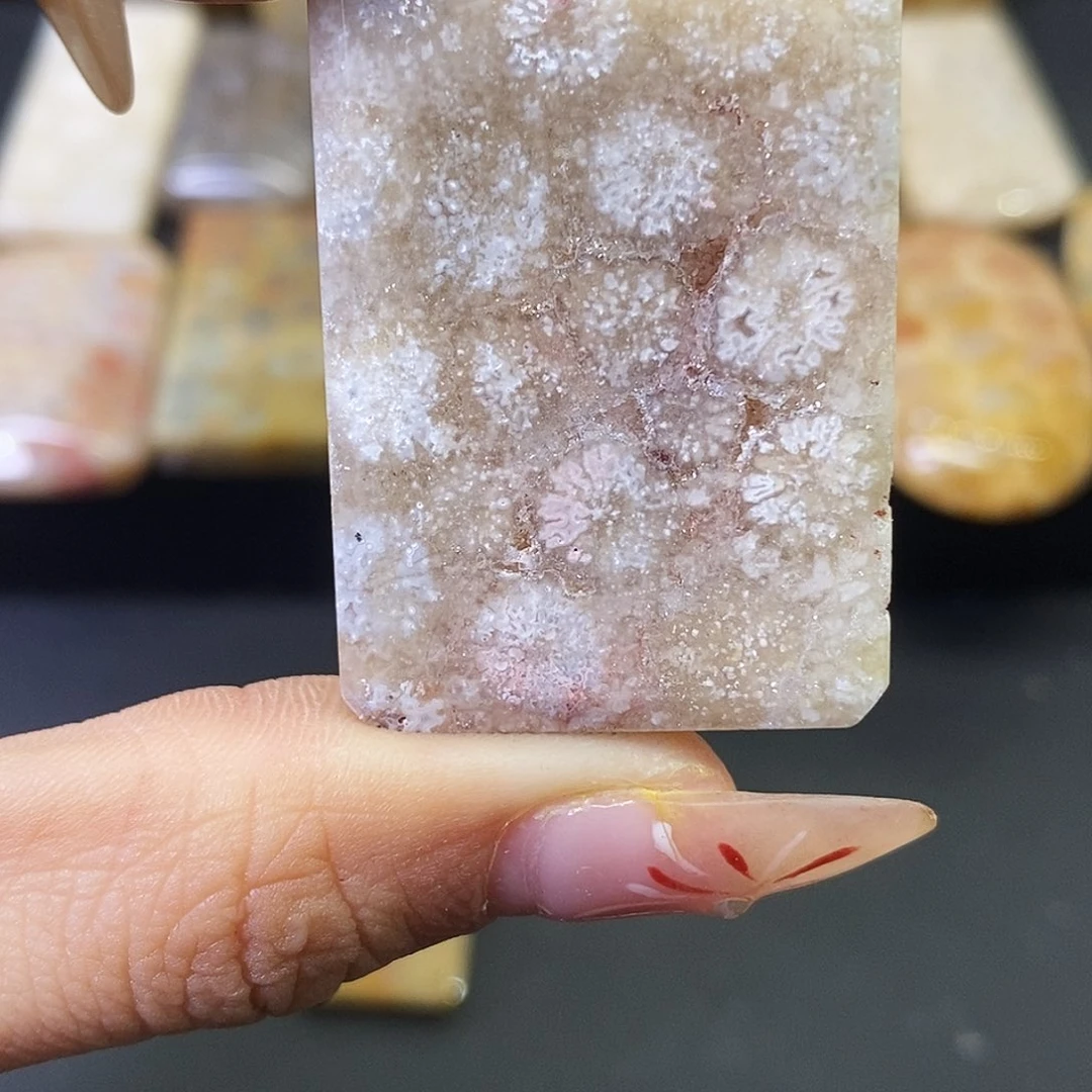 硅化玉颈饰合金马****果