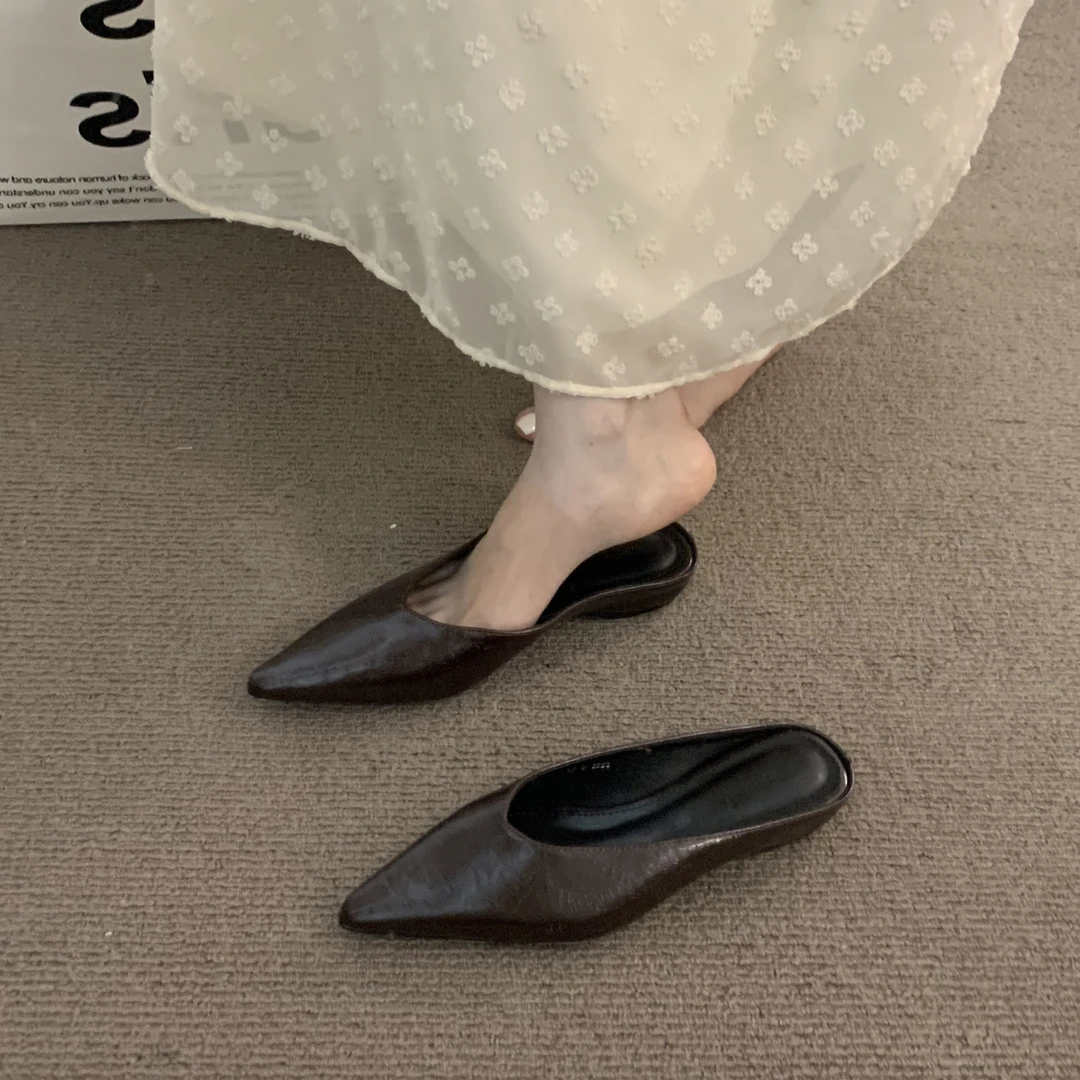 坡跟法式复古咖啡棕包头半拖鞋女鞋子外穿2025新款一脚蹬尖头单鞋