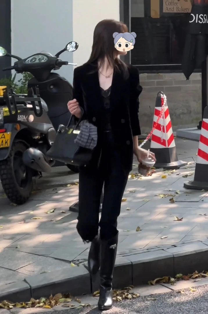 2025新款时尚高级感法式赫本风休闲西服黑色小香风黑色西装外套