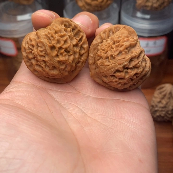 文玩核桃把件38尺桃心宫灯