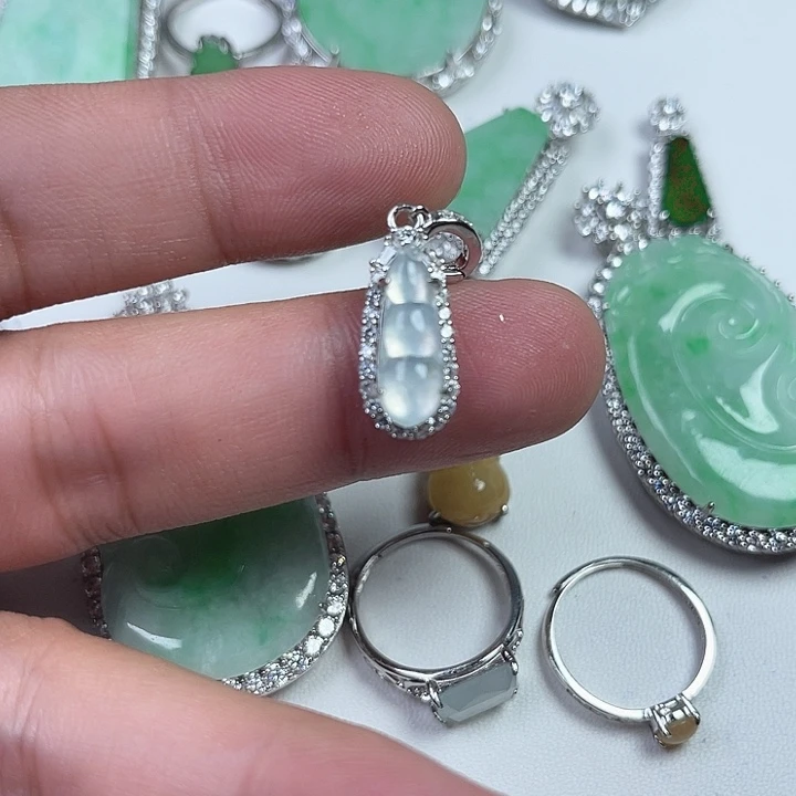 翡翠银S925镶嵌颈饰