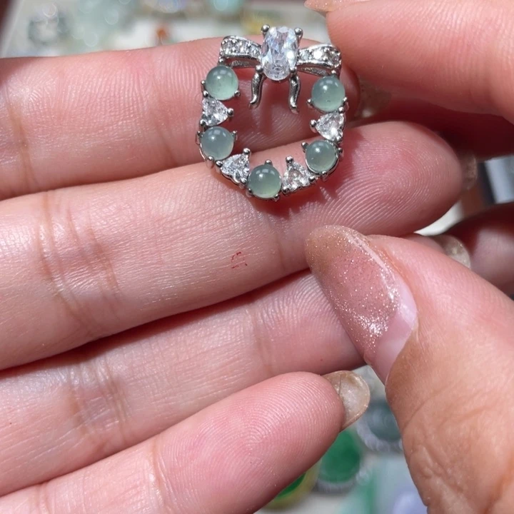 翡翠14K金镶嵌颈饰