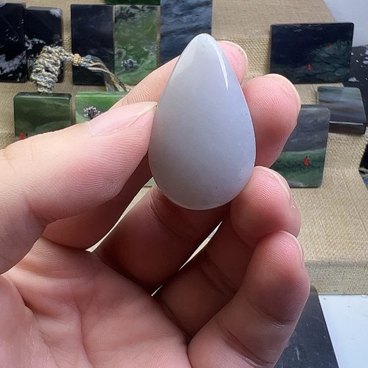 G***e和田玉未镶嵌珠宝半成品