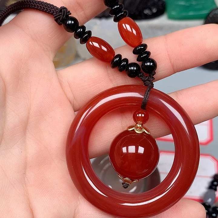 热***唇玛瑙/玉髓颈饰未镶嵌