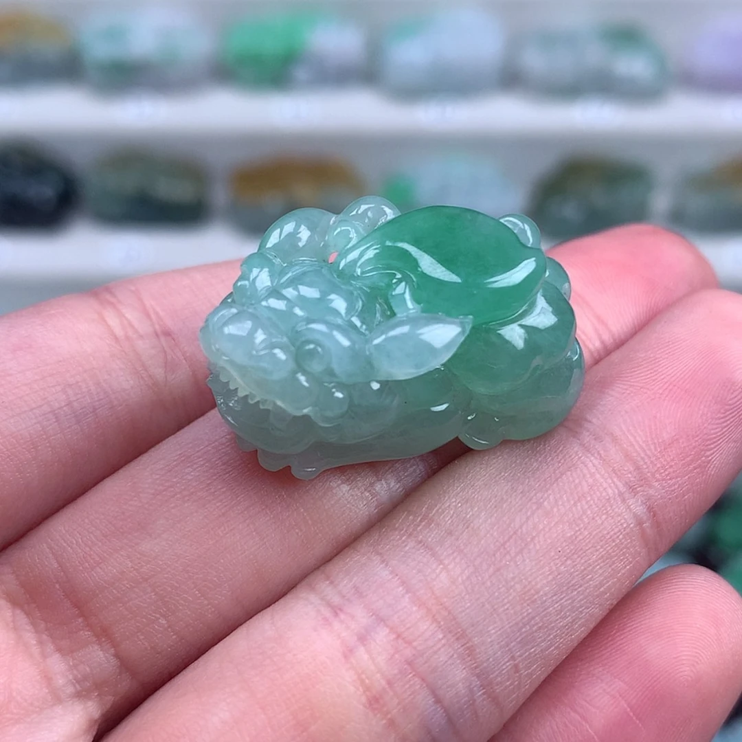 【闪购商品】翡翠未镶嵌颈饰貔貅
