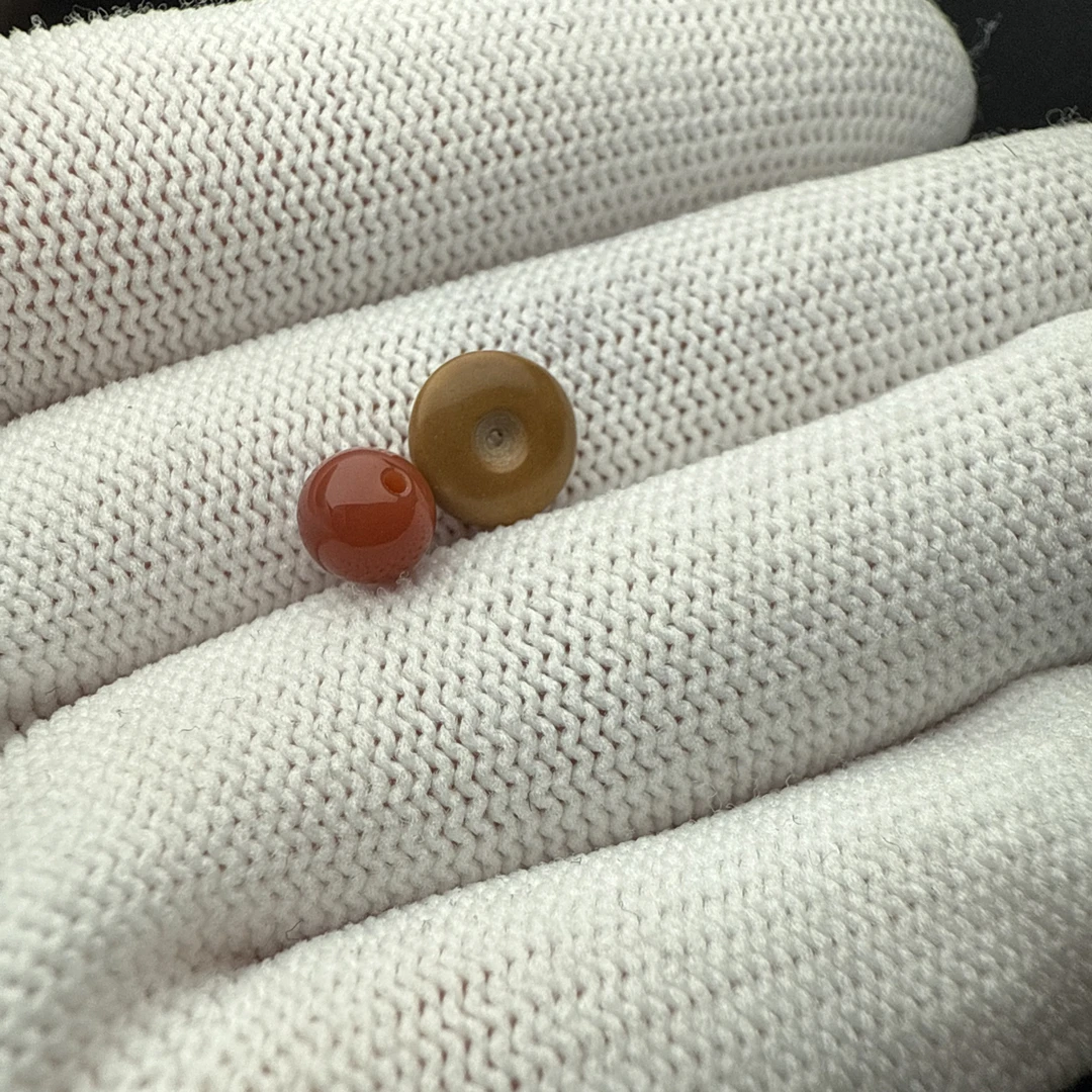 天然原矿南红圆珠