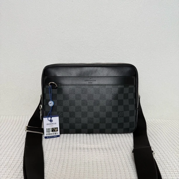 99新 LouisVuitton/路易威登 98新/6078时尚经典黑棋盘格相机包