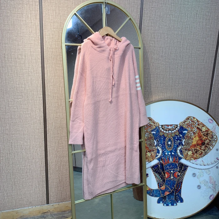 UU092孕妇粉色毛衣裙90-150
