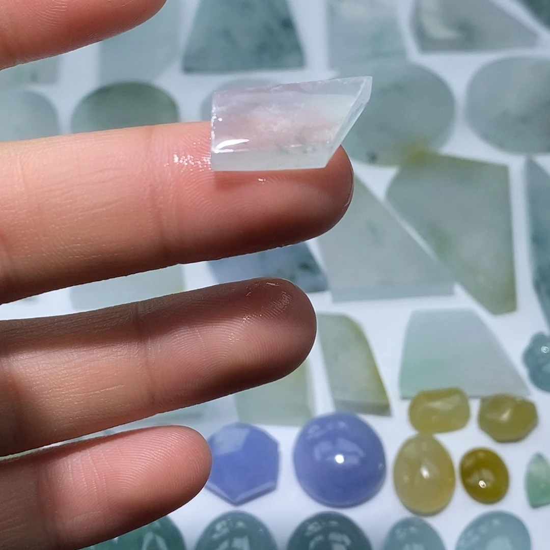 翡翠未镶嵌颈饰5443