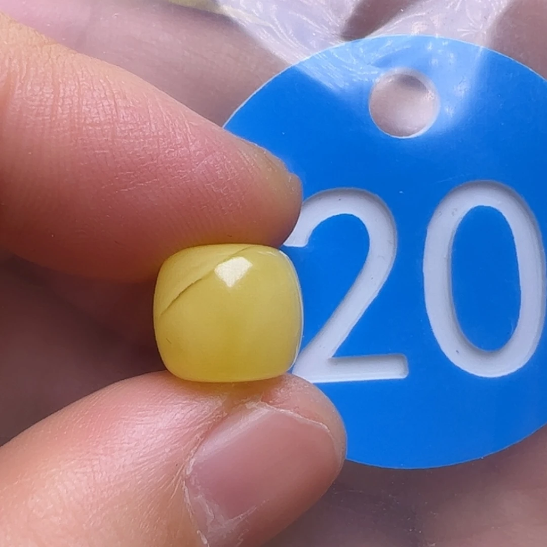 蜜蜡未镶嵌珠宝奇石10/9m m